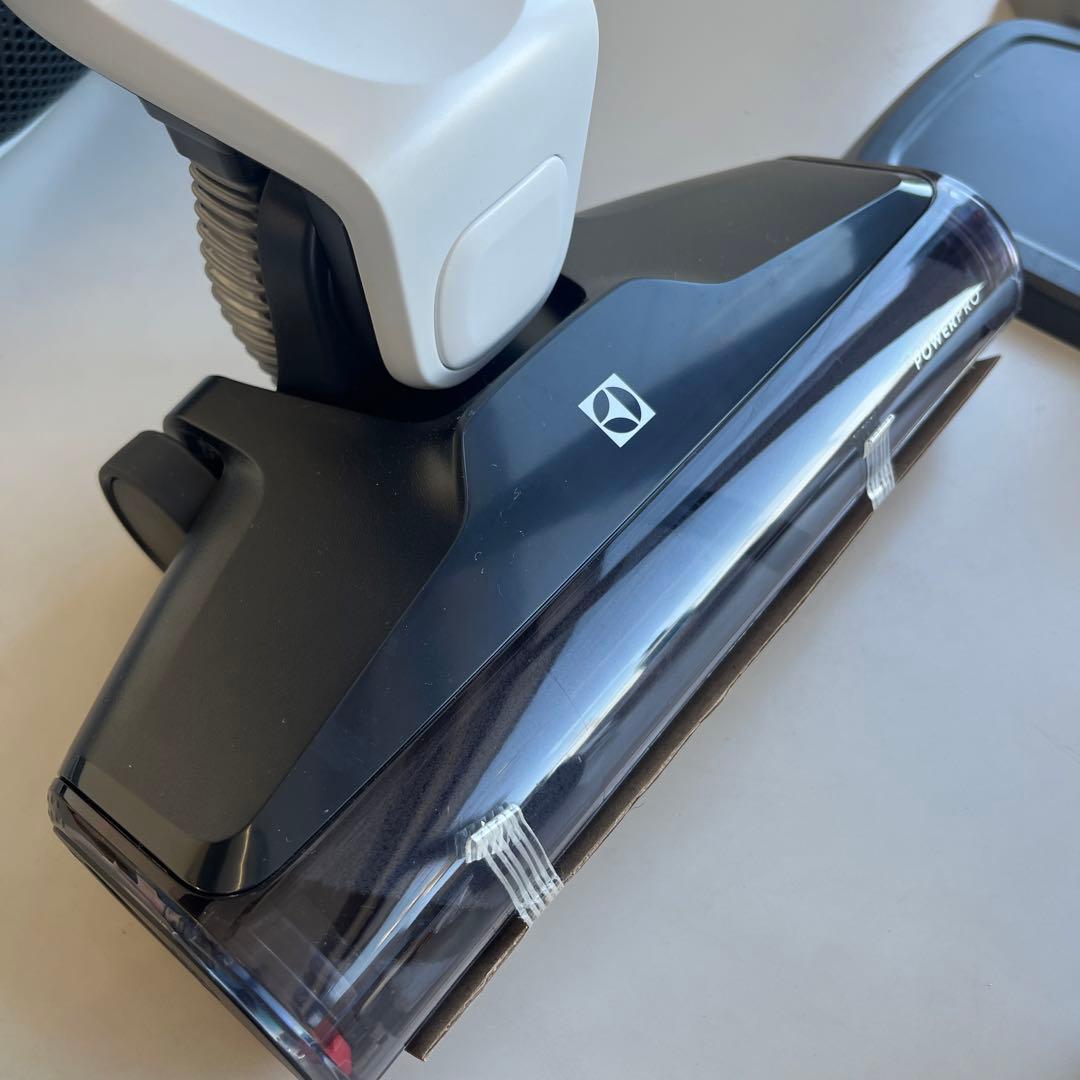 Electrolux ZB3425BL コードレス掃除機