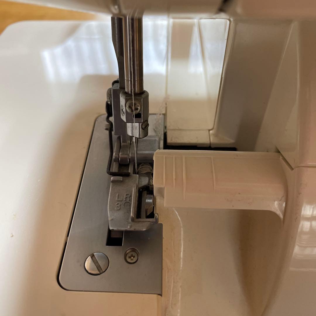 ブラザー　ロックミシン　ホームロックTE4-B234 3本糸縁かがりぬい