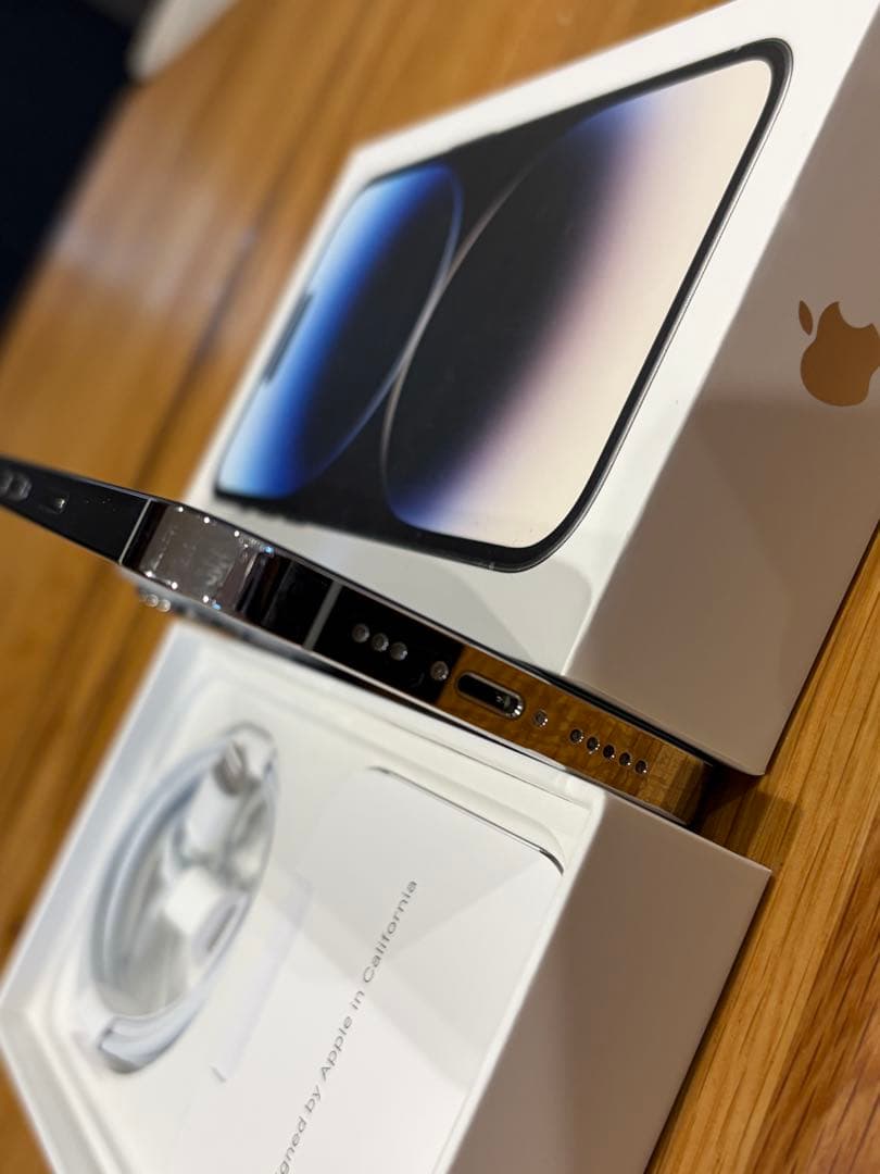 Apple Store購入　iPhone14pro ホワイト系