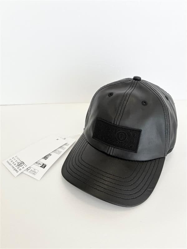 大人もOK! MM6 Maison Margiela ロゴラベルパッチ キャップ