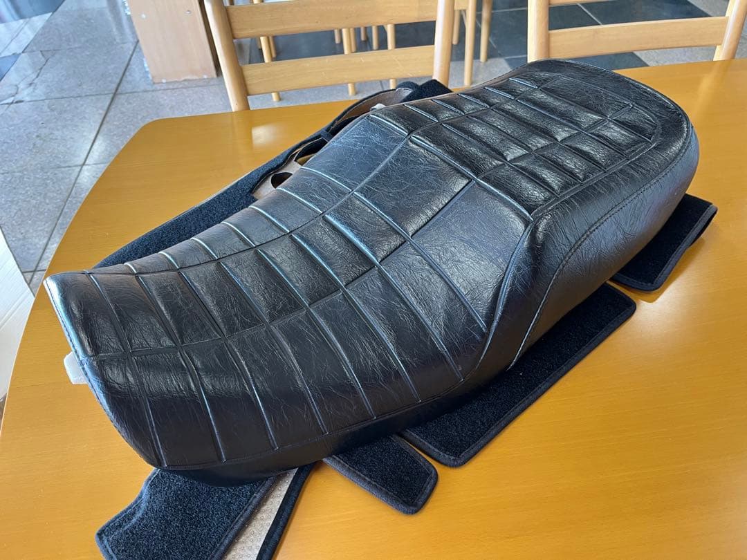 ZRX1100 ZRX1200 シート