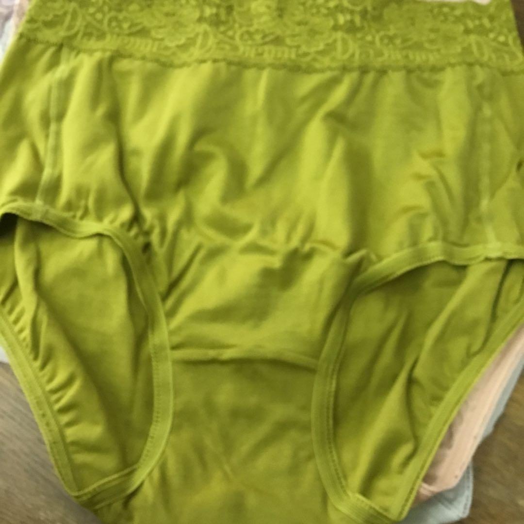 ショーツ三色ポーチ付き