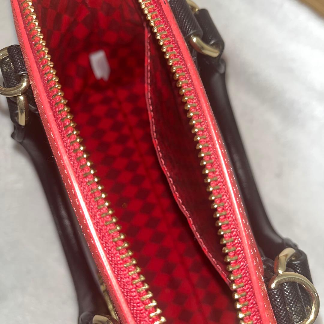 ツイステ サマンサタバサコラボ ショルダーバッグ ハーツラビュル寮