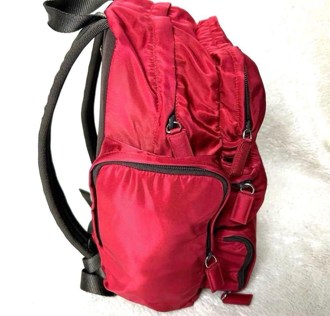 PRADA プラダ　リュック　三角ロゴ　多収納　レッド