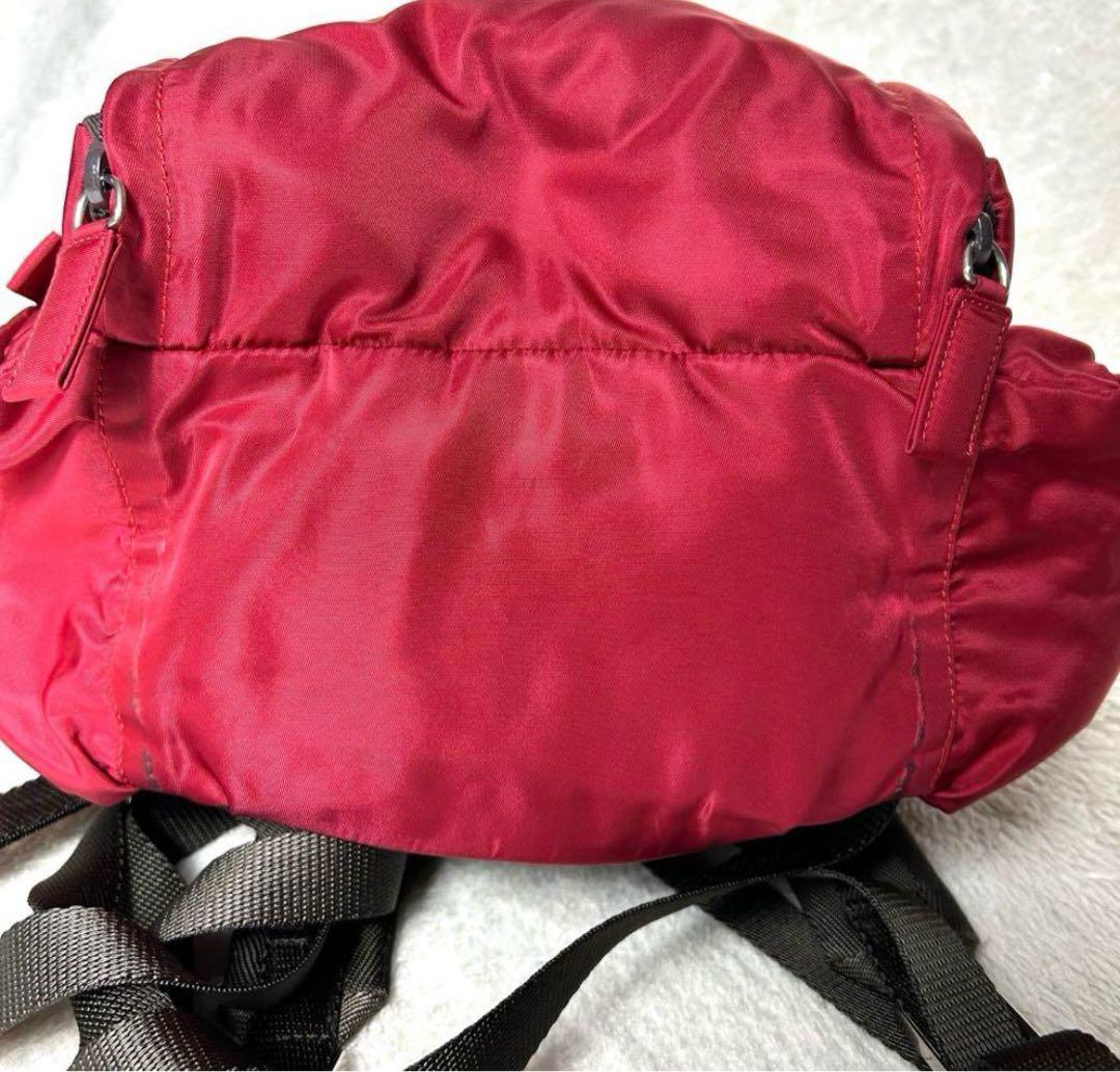 PRADA プラダ　リュック　三角ロゴ　多収納　レッド