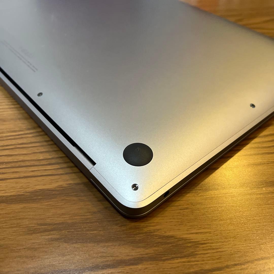 MacBook Air M1 2020年(バッテリー96%)