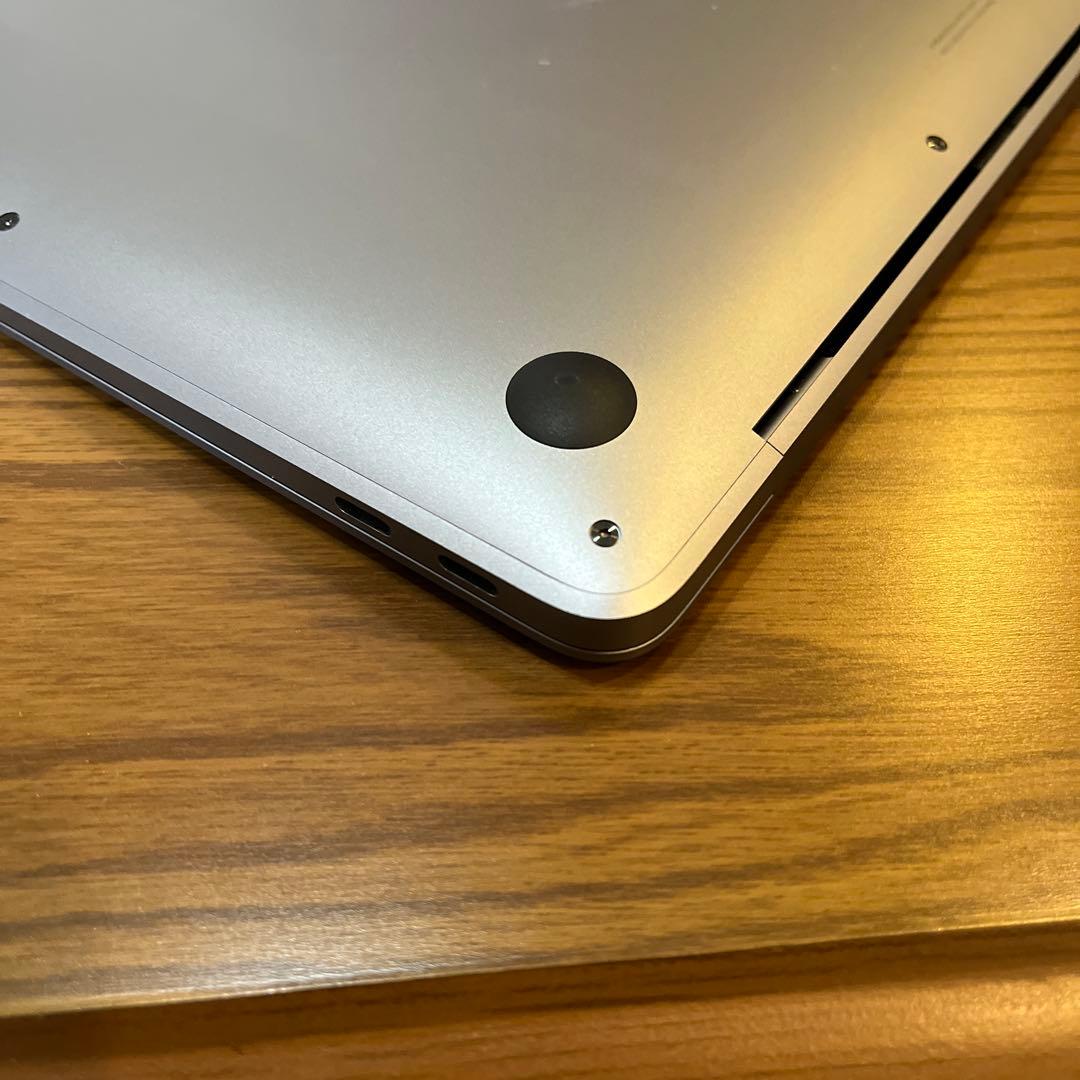 MacBook Air M1 2020年(バッテリー96%)