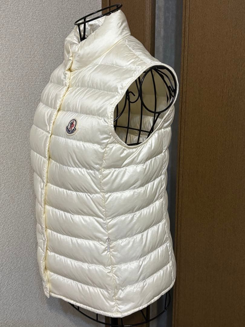 MONCLER :Lianeホワイトダウンベスト　size「1」　値下げ❗️