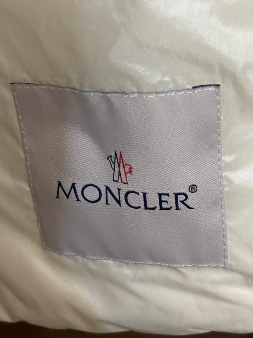 MONCLER :Lianeホワイトダウンベスト　size「1」　値下げ❗️