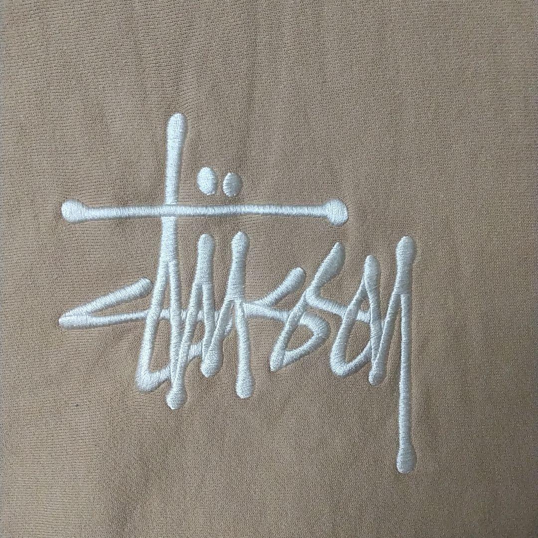 人気☆ステューシー 刺繍 センターロゴ ショーンフォント パーカー L ベージュ