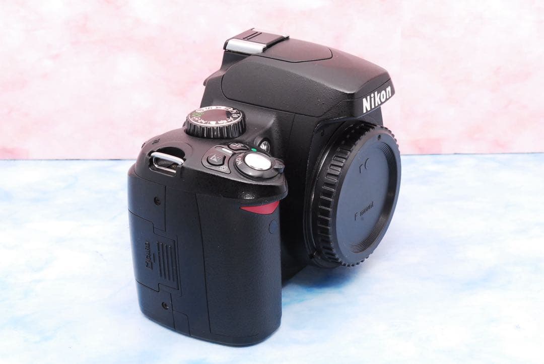 Nikon D60☆一眼レフカメラ☆入門機☆望遠レンズ付Wレンズ☆小型＆軽量