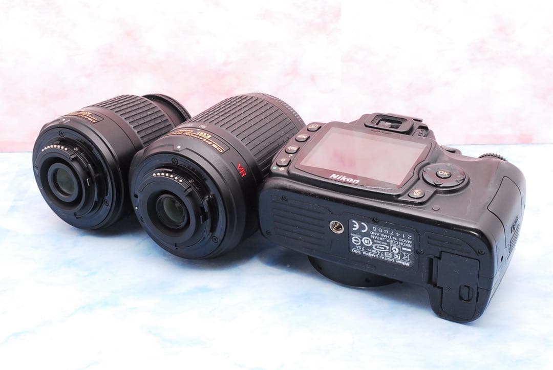 Nikon D60☆一眼レフカメラ☆入門機☆望遠レンズ付Wレンズ☆小型＆軽量
