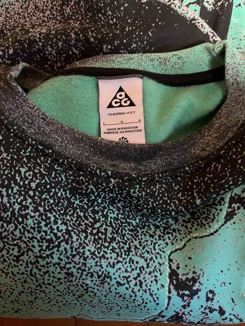 ちぇる氏 　Nike ACG ThermaFIT CREW Lサイズ