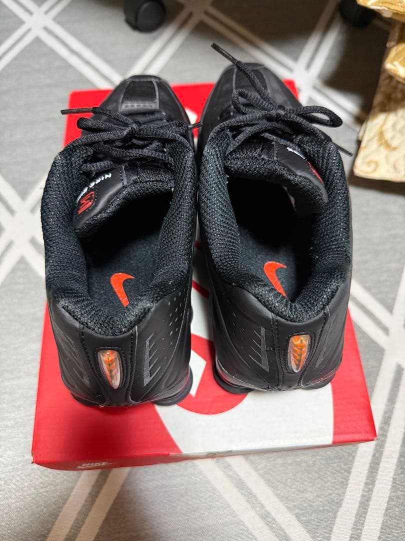 NIKE Shox R4ブラック