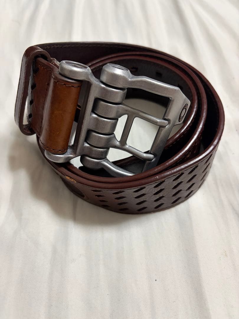 oakley ブラウンレザー ロゴバックル ベルト