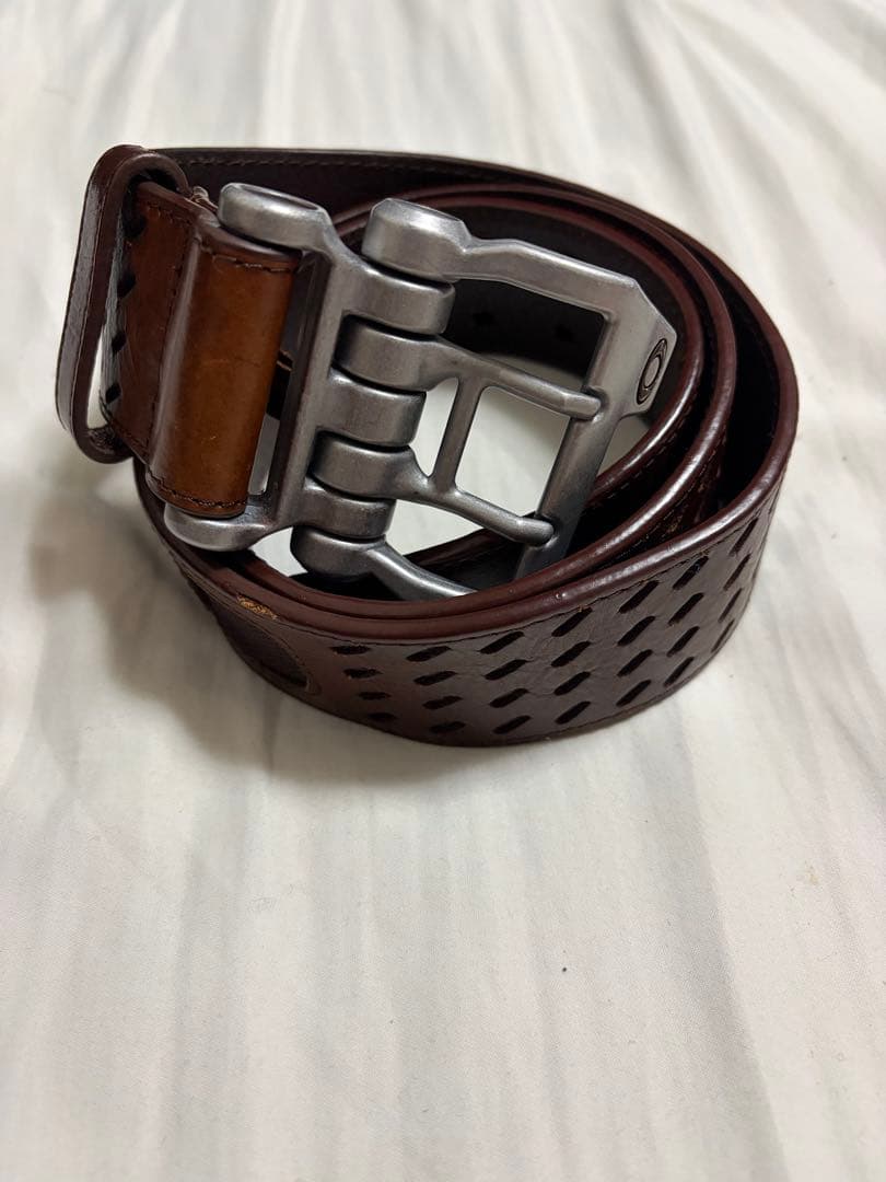 oakley ブラウンレザー ロゴバックル ベルト