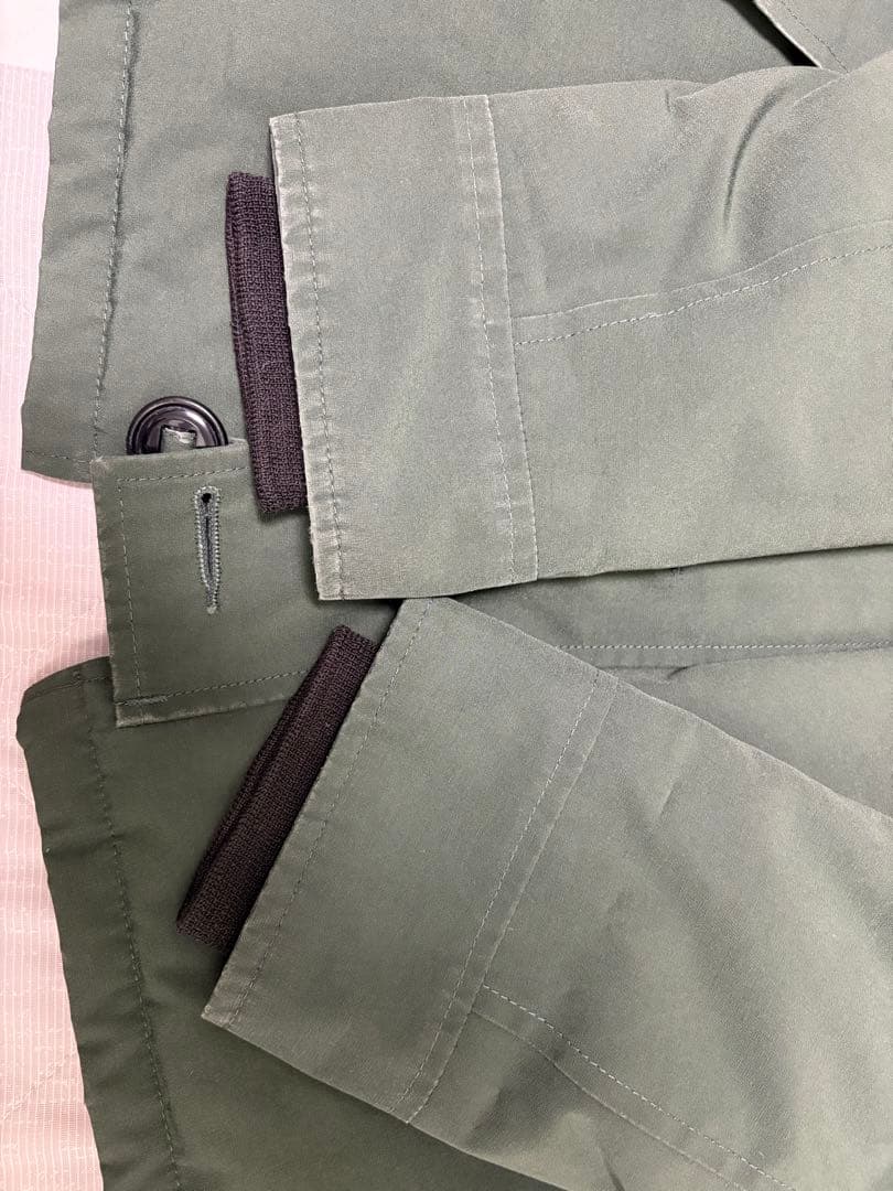   カナダグース ダウンジャケット ブラック/グリーン