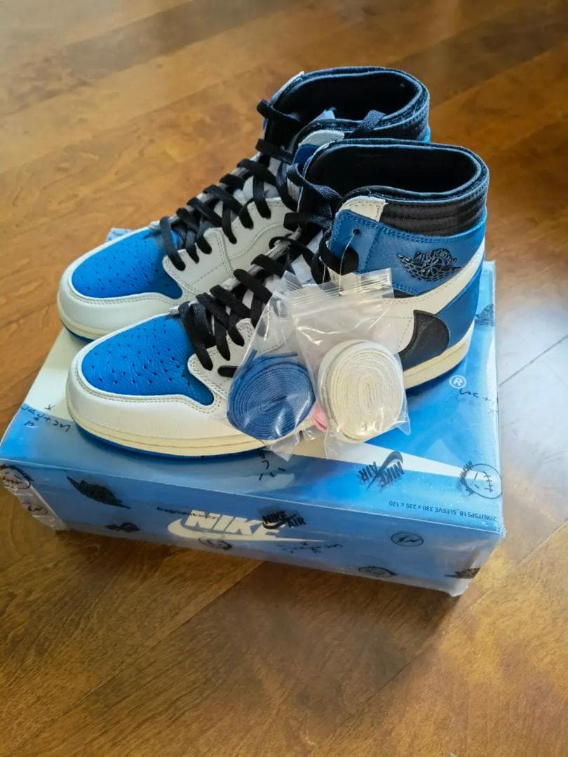 トラヴィススコット × フラグメントデザイン × ナイキ エアジョーダン1