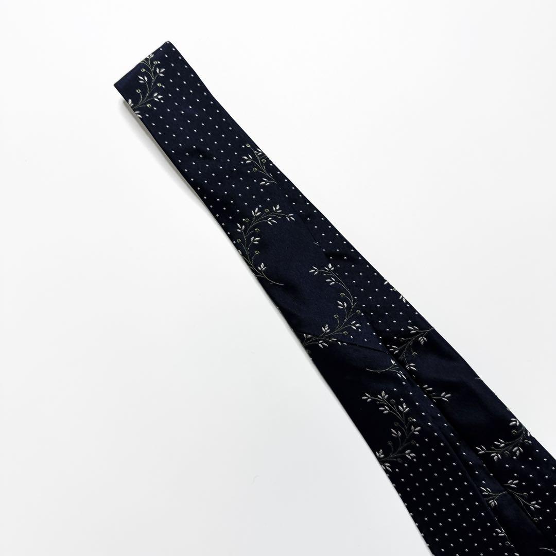 【美品】タイユアタイ　フィレンツェフローラル柄　セッテピエゲ　ネクタイ　ネイビー