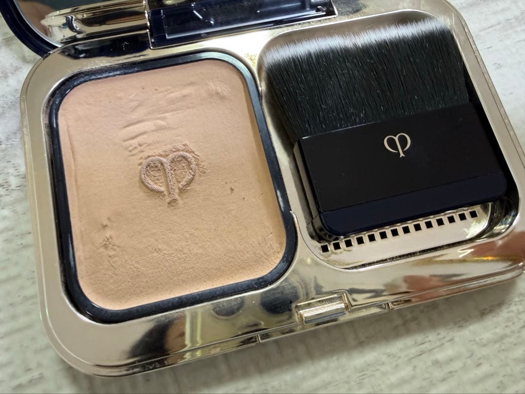 クレドポーボーテ　ダンプードルエクラII オークル10