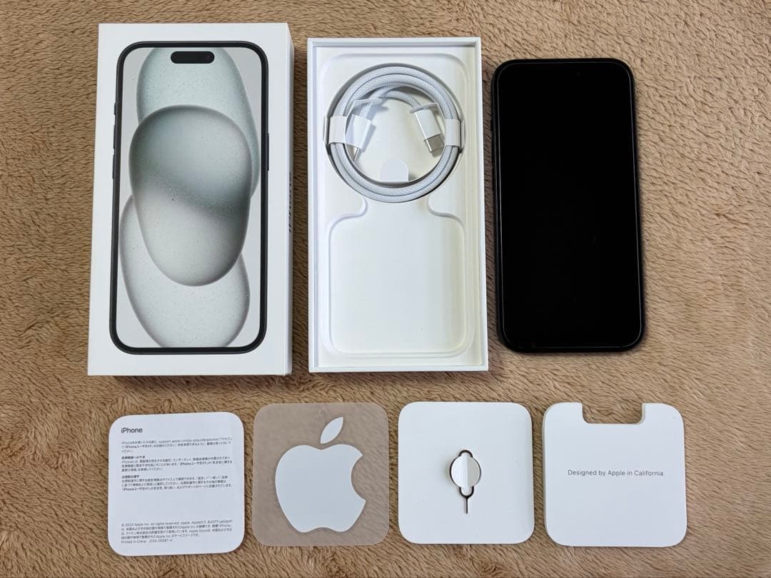 iPhone 15 ブラック 256 GB 中古品