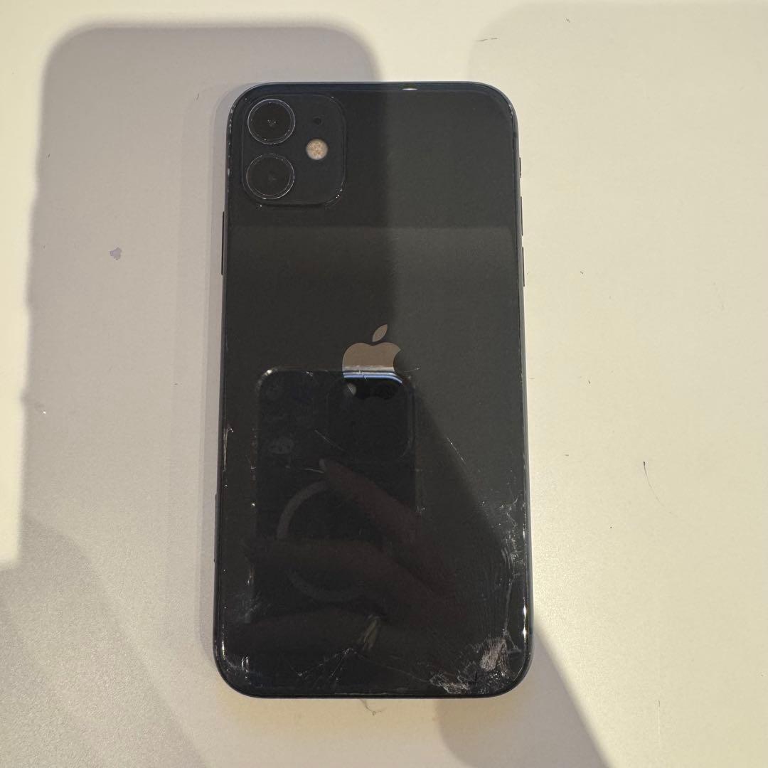 Apple iPhone 11 ブラック 本体　sim free