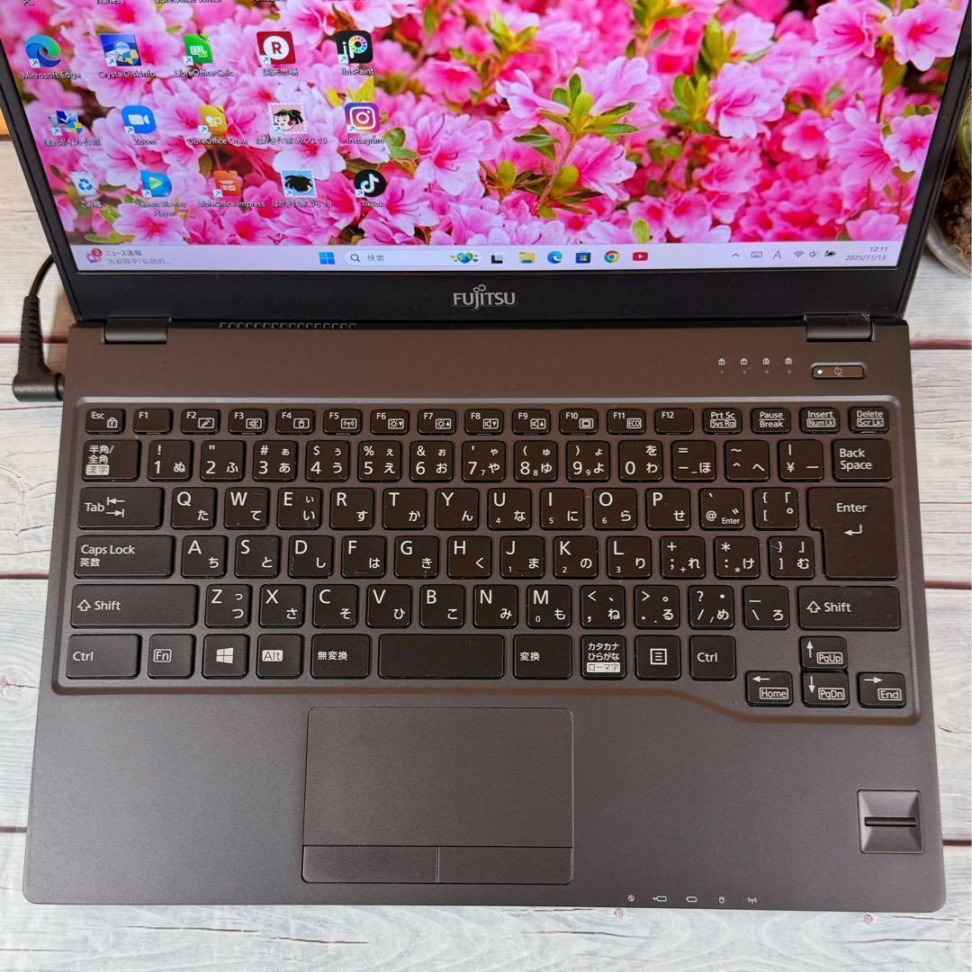 売れてます❣️薄型軽量ノートPC❣️メモリ8GB☘️SSD☘️Windows11