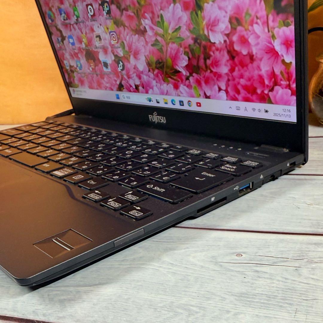 売れてます❣️薄型軽量ノートPC❣️メモリ8GB☘️SSD☘️Windows11