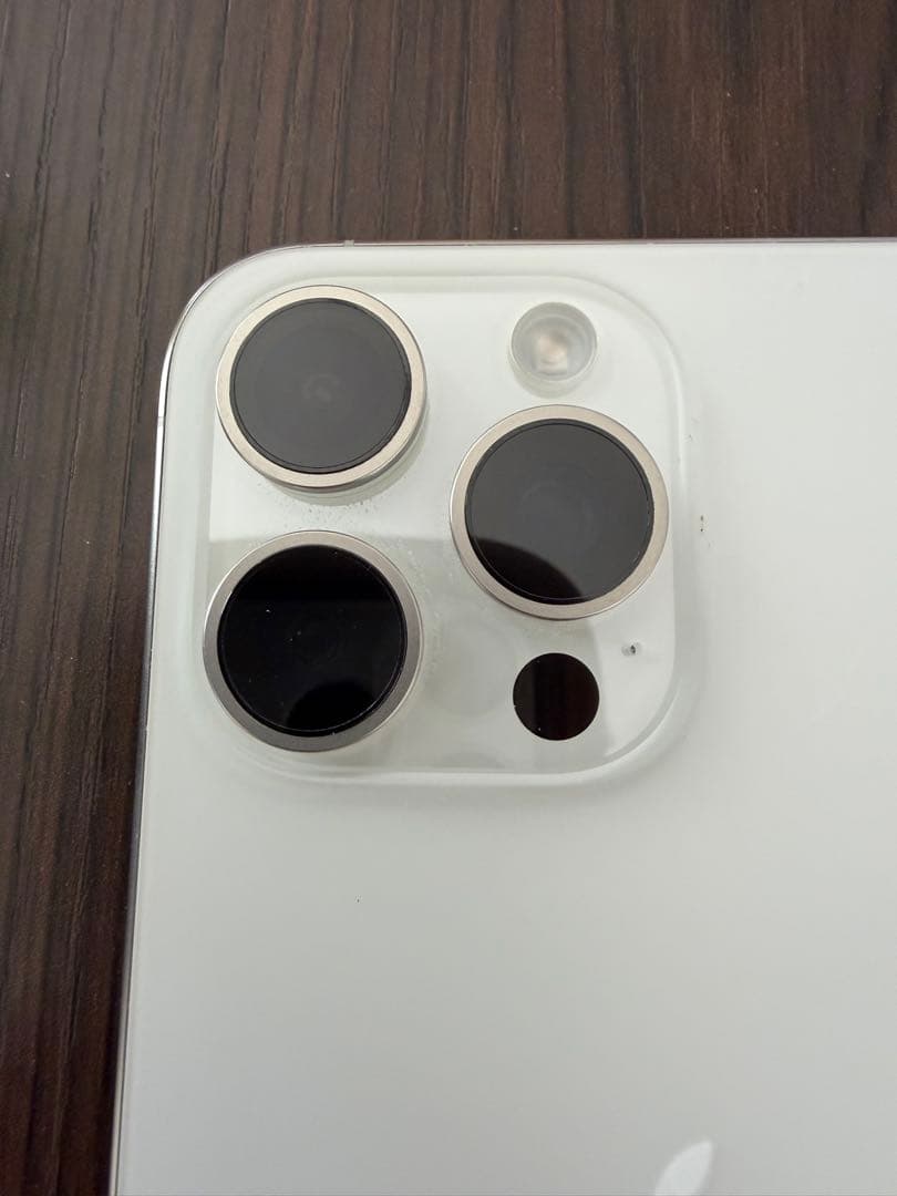 Apple iPhone 15Pro Maxホワイト本体