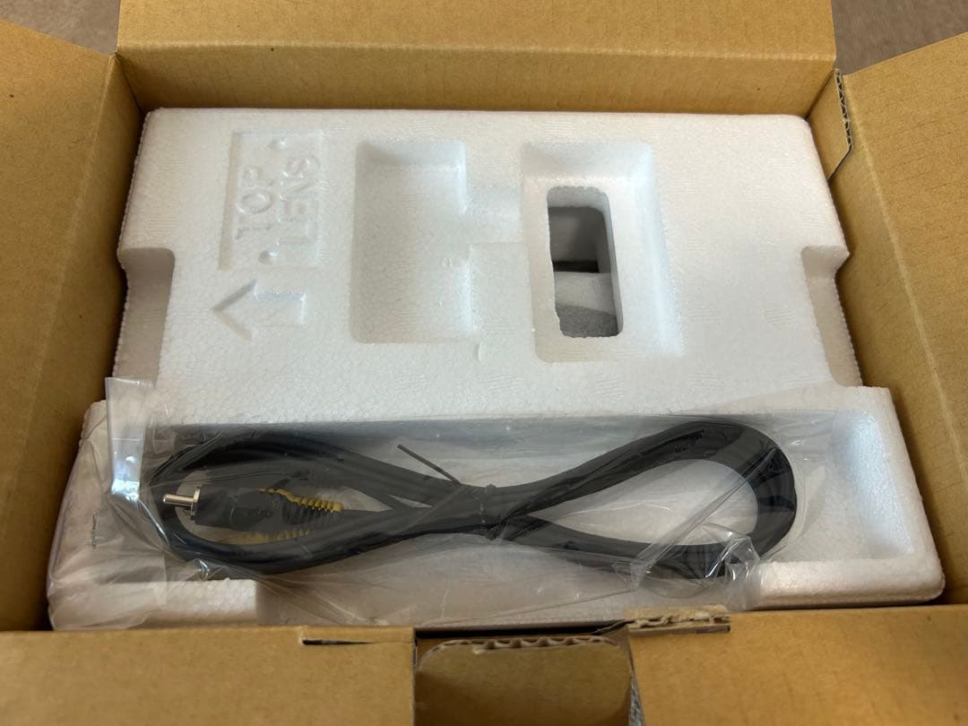 シ*ジ様 【新品未使用】SONY CCD-TR212 本体＋AC-V30充電器＋