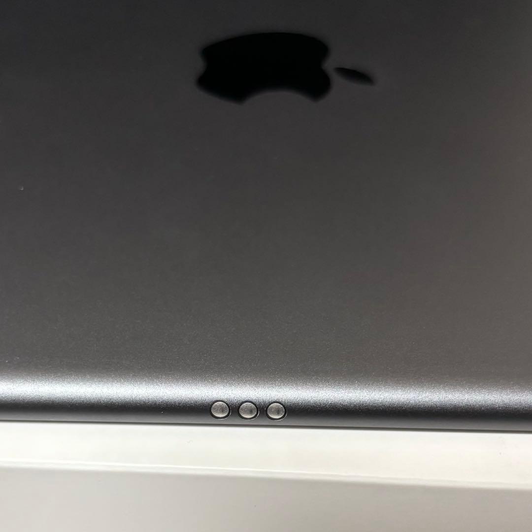 Apple iPad Air(第3世代)64GB WiFi スペースグレー