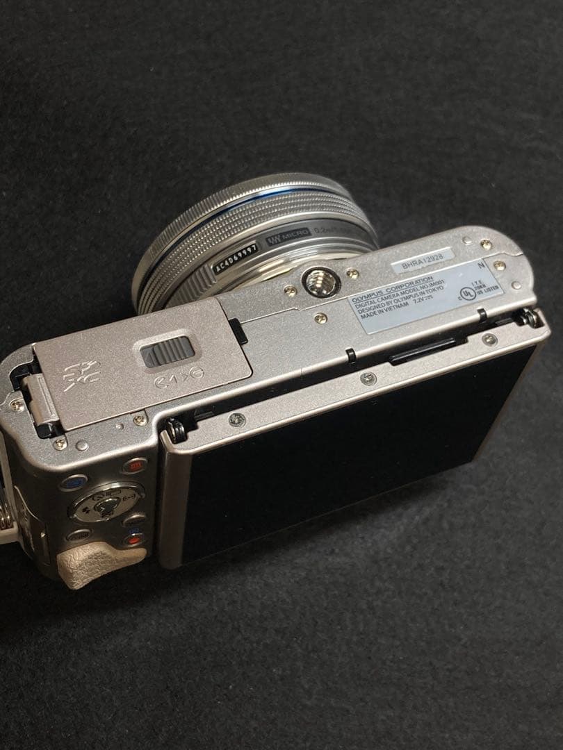 Olympus PEN E-PL8ミラーレス一眼 望遠レンズ付き 付属品多数