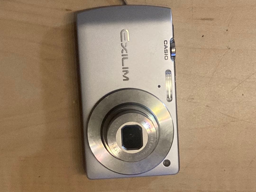 CASIO EXILIM EX-S200 エクシリム　シルバー