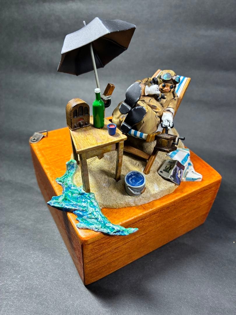 【完成品】ファインモールド紅の豚(アジトのポルコ)台座付き塗装済み完成品