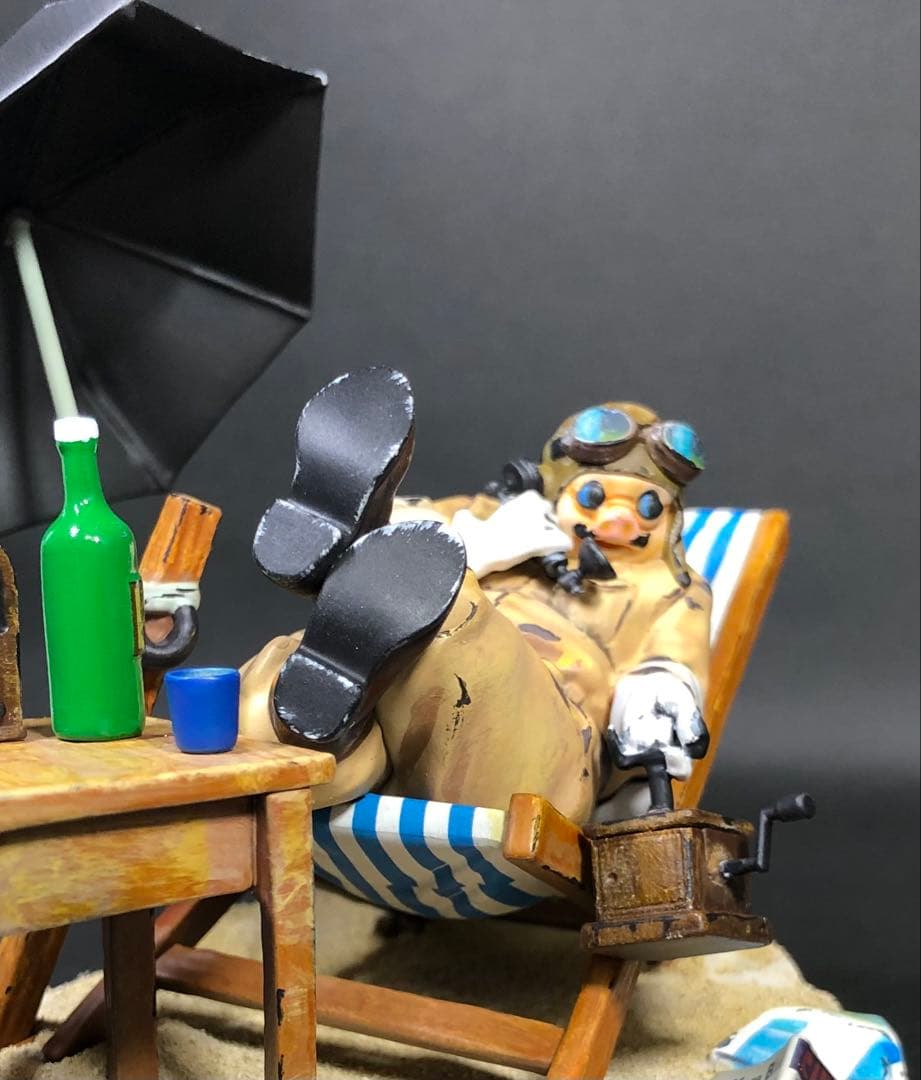 【完成品】ファインモールド紅の豚(アジトのポルコ)台座付き塗装済み完成品