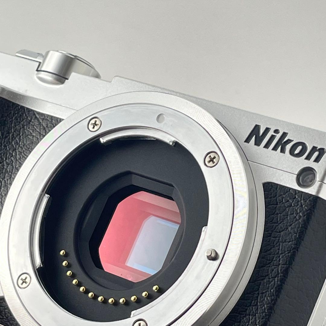 【ショット数300・返品保証】Nikon1 J5 18.5mmレンズキット