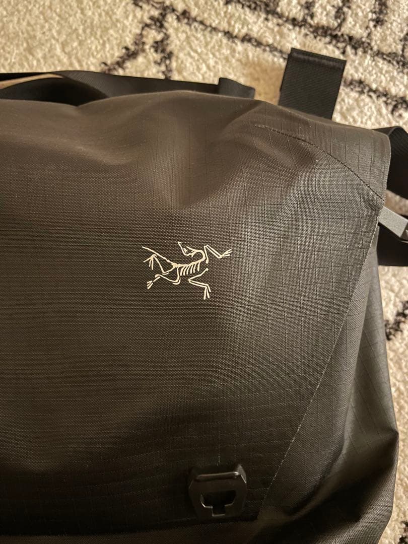 Arc'teryx ブラック メッセンジャーバッグ　グランヴィル