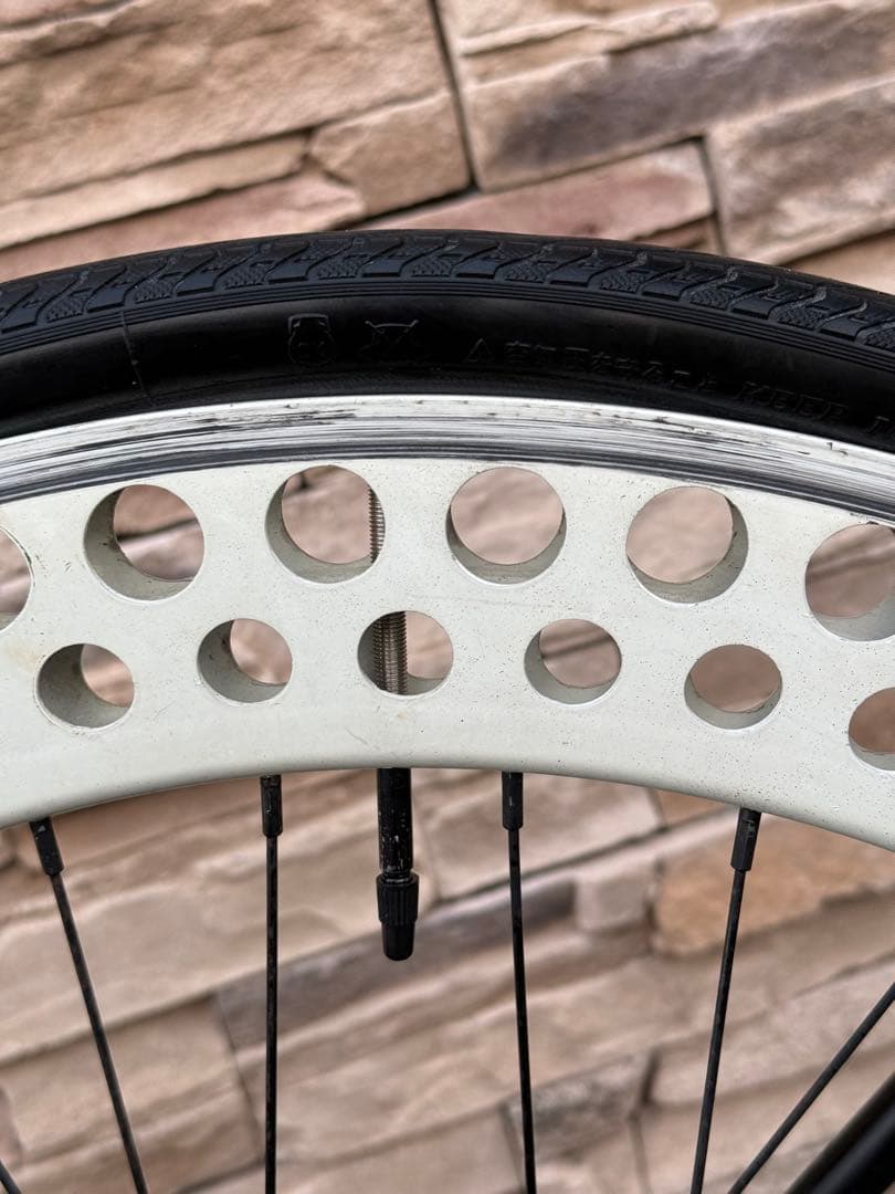 カスタム ピストバイク ドリルドエアロリム × ホワイトウォールタイヤ 自転車