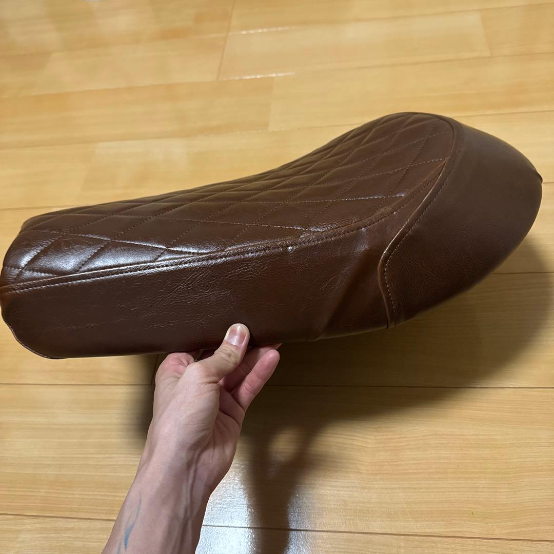 トライアンフ　スクランブラー900 LUMOTO ダークブラウン バイクシート