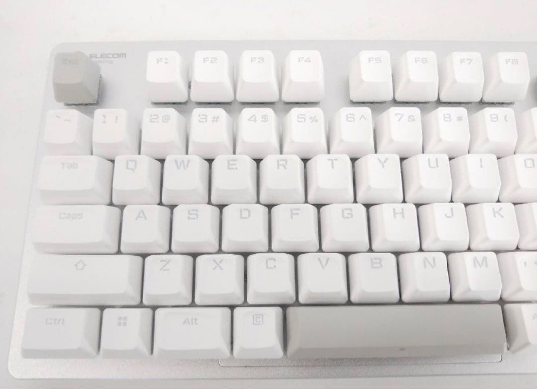 超美品 エレコム VK720A ホワイト メカニカルキーボード_70