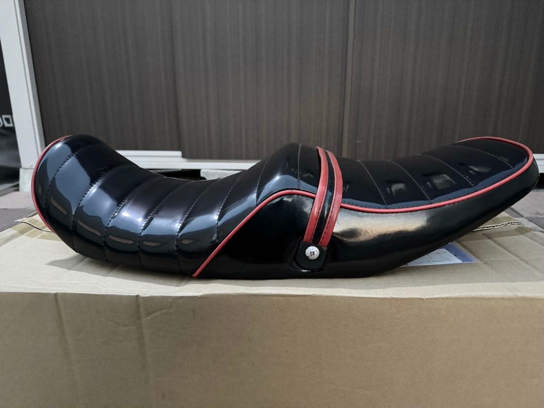 ZRX400 エナメルタックロールシート　黒×赤
