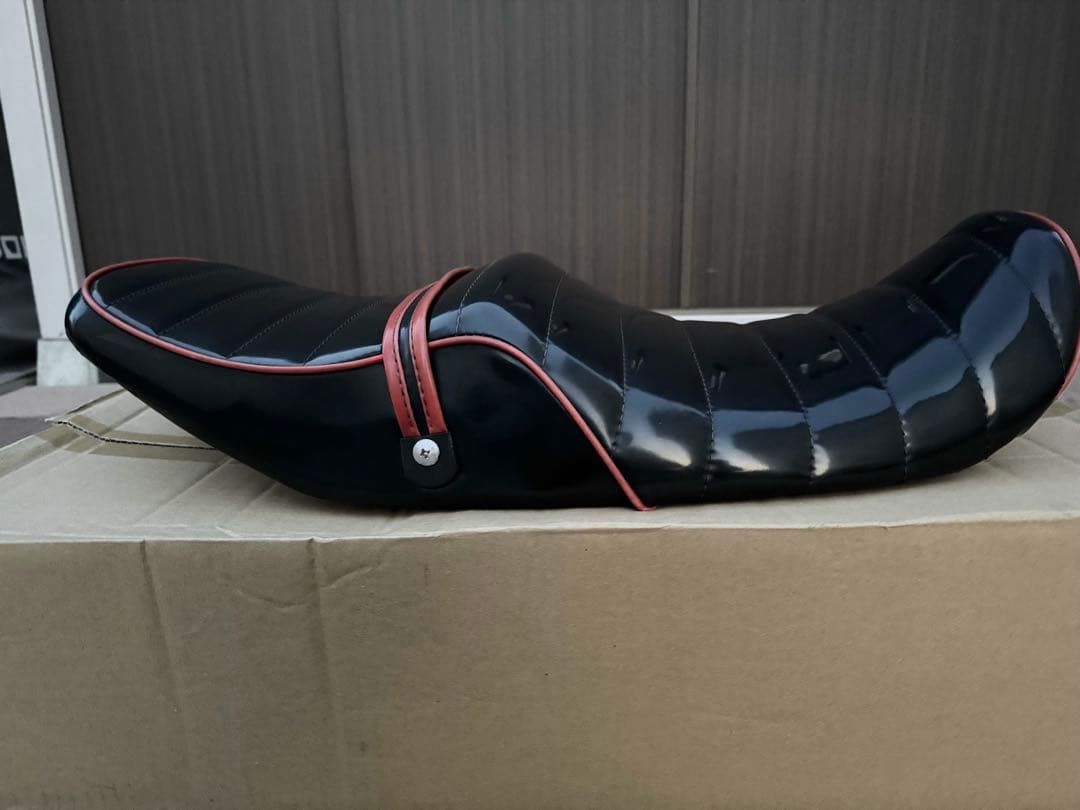 ZRX400 エナメルタックロールシート　黒×赤