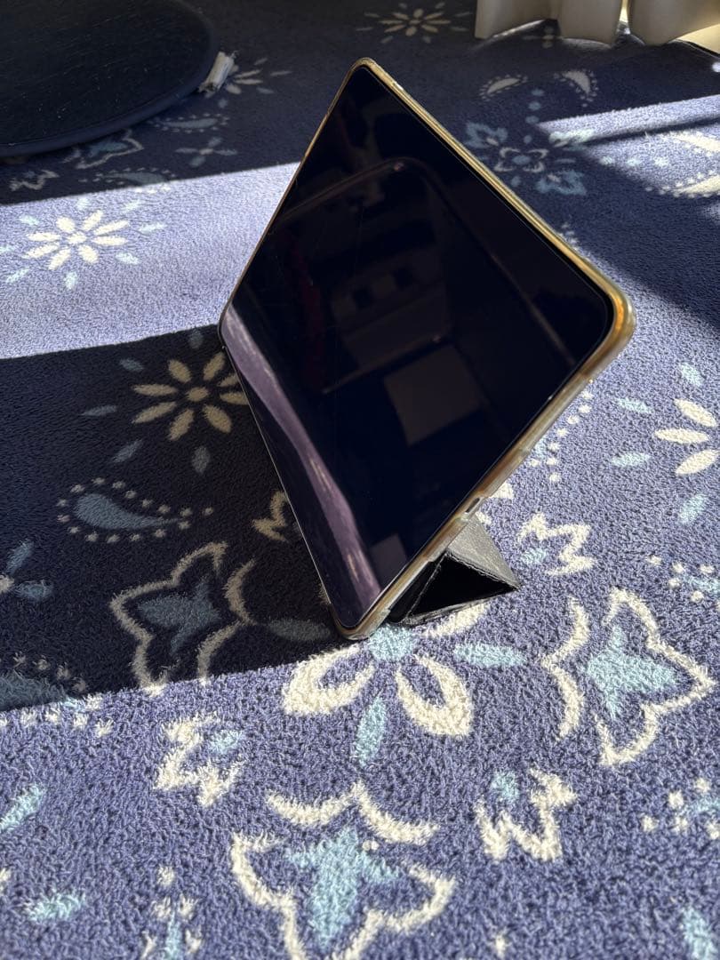 iPad Air (第4世代) 256GB シルバー+ケース、画面フィルム付き