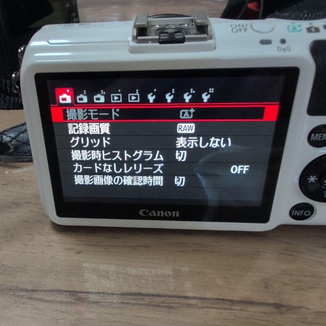 CANON EOS M2ホワイト＆ Mブラック 2台とレンズ他！