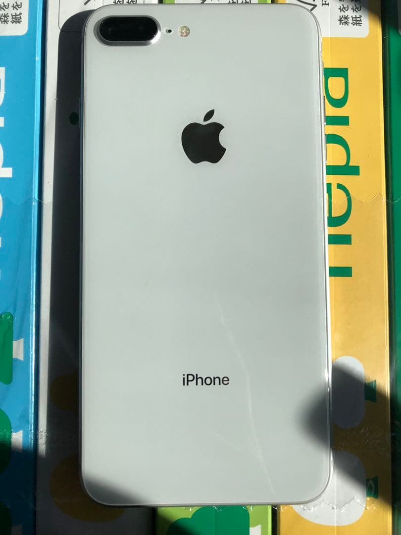 iPhone8 Plus 64GB au simフリー