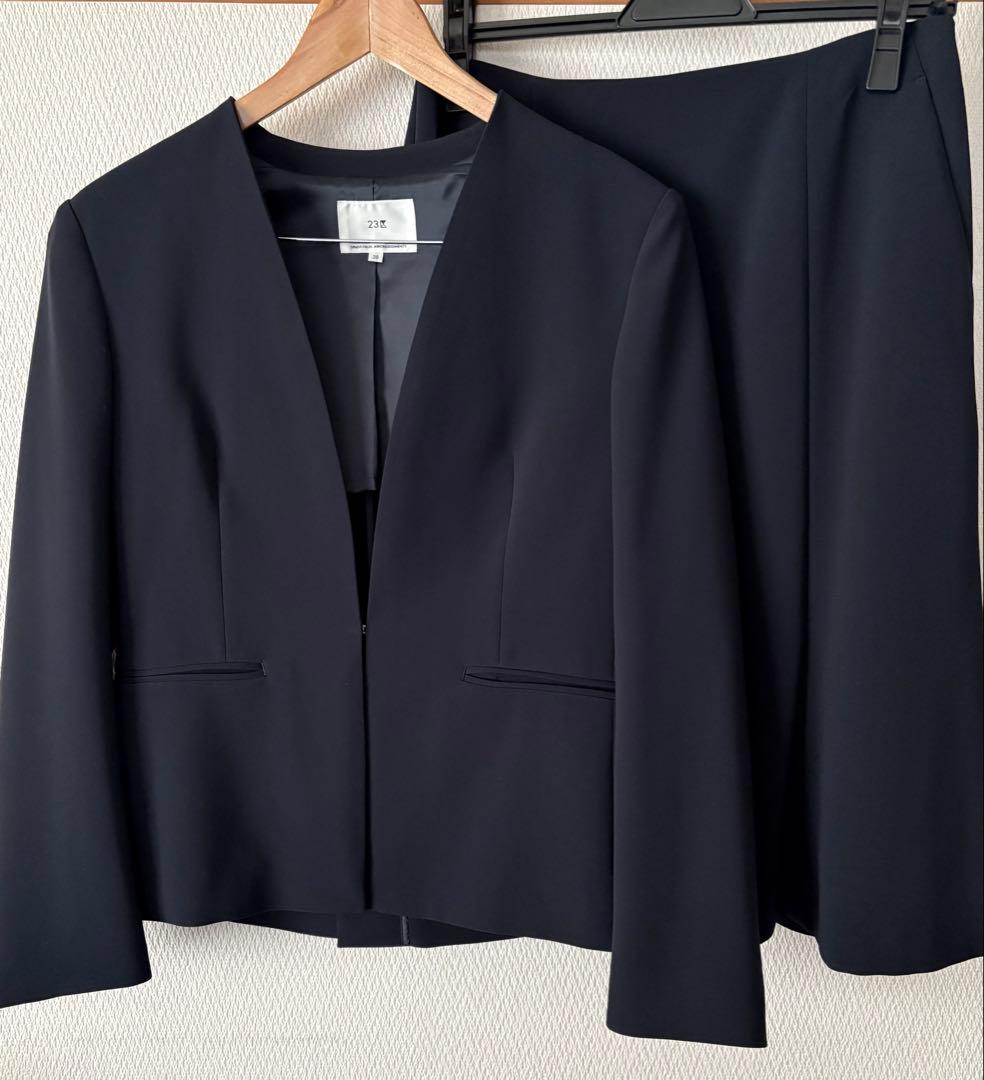 23区　トリアセダブルジョーゼット ノーカラー ジャケット38スカート40