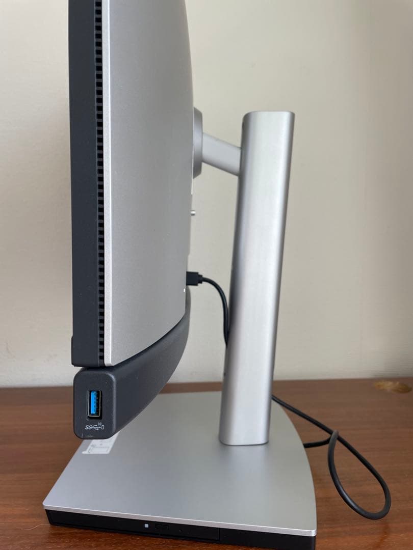 一体型パソコン　DELL optiplex7410 plus AIO