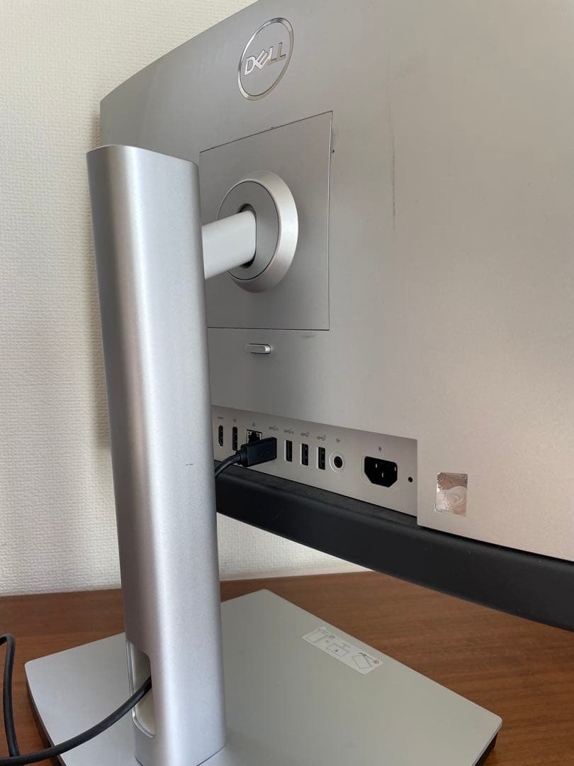 一体型パソコン　DELL optiplex7410 plus AIO