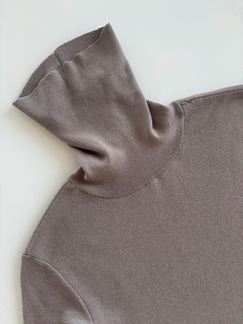 フォクシー　FOXEY グレージュ　 タートルネックニット 長袖　38