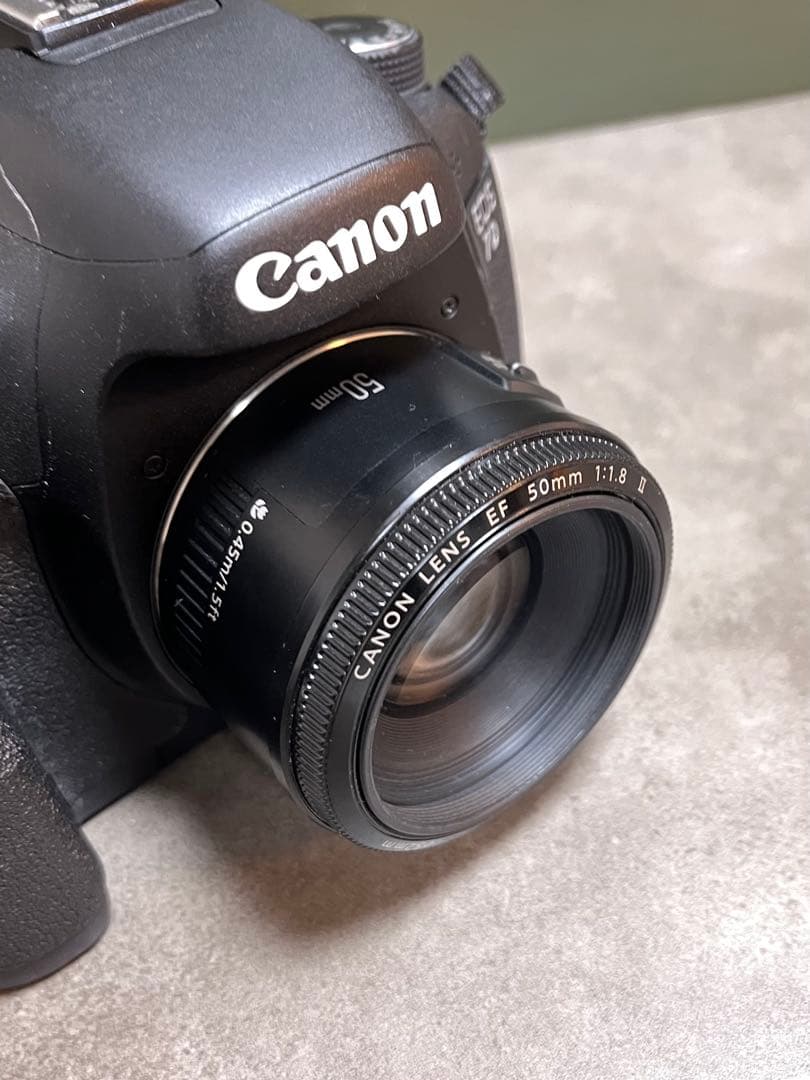 Canon EOS 7D 付属品完備 レンズ フラッシュカード２枚付き 美品